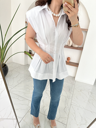 Beyaz Pile Detaylı Vatkalı Kolsuz Gömlek