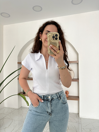 Beyaz Polo Yaka Önü Fermuarlı Bluz