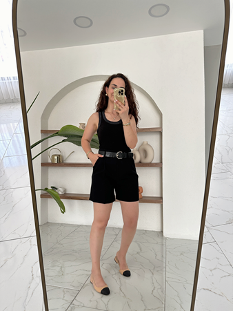 Siyah Kemer Detaylı Şehir Boy Kumaş Şort