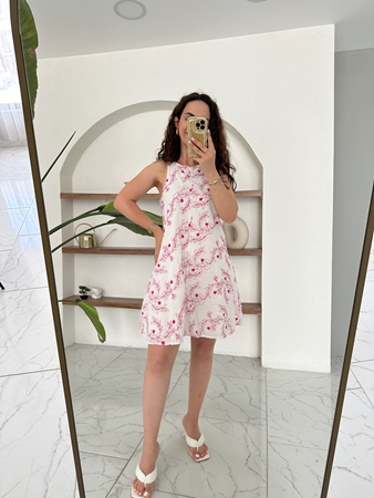 Beyaz Fuşya Nakışlı Kolsuz Elbise