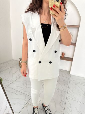 Beyaz Siyah Düğme Detaylı Vatkalı Keten Yelek