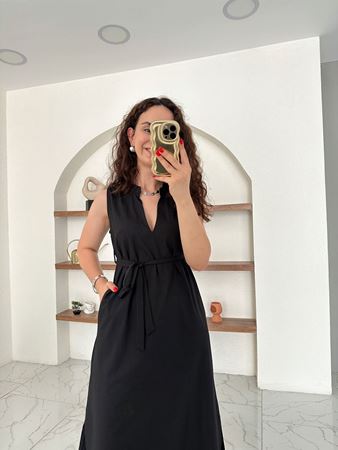 BYMN Siyah V Yaka Kolsuz Elbise