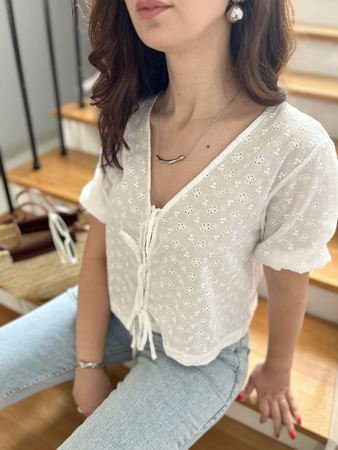 Beyaz Fisto Bağlamalı Bluz