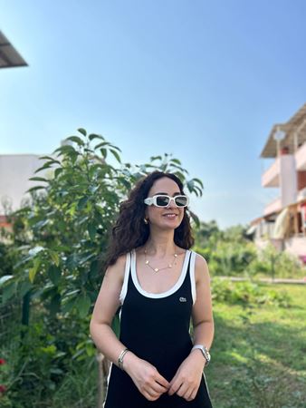 Siyah Beyaz Şeritli Marka Model Elbise