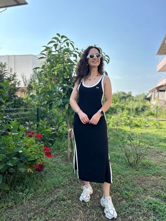 Siyah Beyaz Şeritli Marka Model Elbise