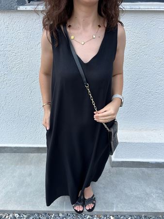 Siyah V Yaka Lastik Askılı Keten Elbise