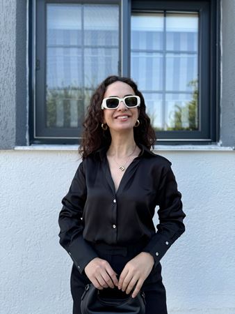 Siyah Sedef Düğmeli Saten Gömlek