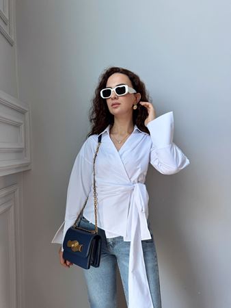 Marka Model Beyaz Bağlamalı Gömlek