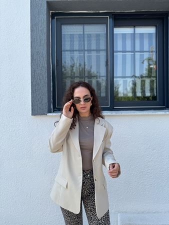 Marka Model Bej Vatkalı Astarlı Blazer Ceket