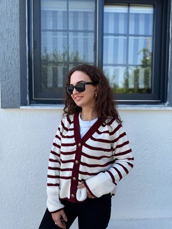 M.D. Bordo Bej Çizgili Gold Düğmeli Hırka