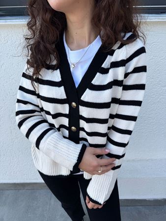 M.D. Siyah Bej Çizgili Gold Düğmeli Hırka