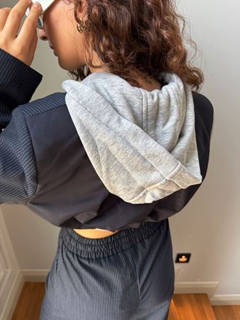Lacivert Çizgili Pantolon Kapüşonlu Crop Ceket Takım