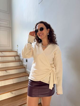 Krem Yandan Bağlamalı Triko