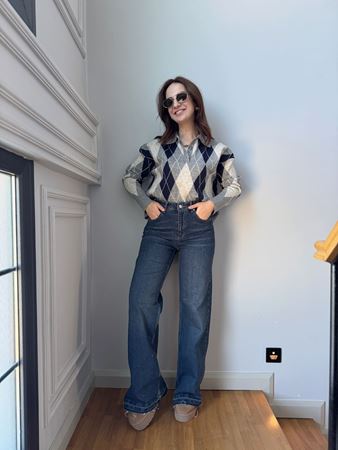 Koyu Mavi Paça Püskül Detaylı Jean