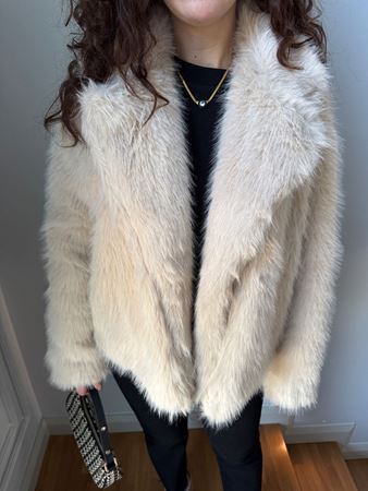 Bej İçi Astarlı Suni Kürk Ceket