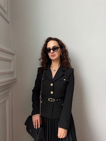 Siyah Kemerli Ceket Pliseli Etek Takım