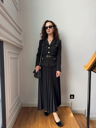 Siyah Kemerli Ceket Pliseli Etek Takım