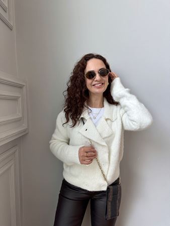 Ekru Polo Yaka Düğmeli Yumoş Triko Hırka