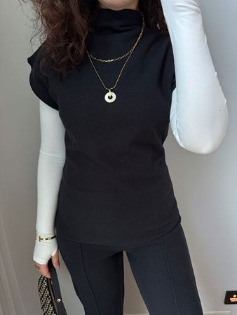 Siyah Yumuşak Dokulu Örme Süveter