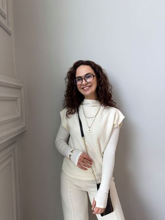 Ekru Yumuşak Dokulu Örme Süveter