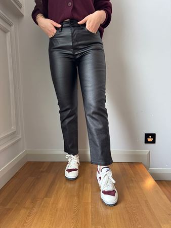 Siyah Kaplamalı Jean