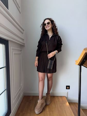 Acı Kahverengi Kamyoner Yaka Kazak Pliseli Etek Triko Takım