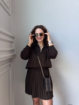 Acı Kahverengi Kamyoner Yaka Kazak Pliseli Etek Triko Takım