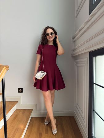 Bordo Eteği Volanlı Kısa Elbise