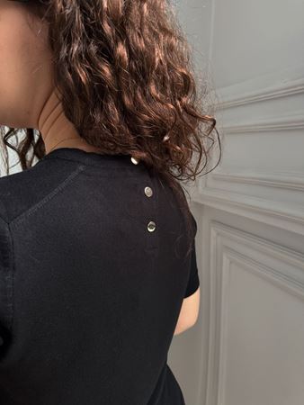 Siyah Bisiklet Yaka Arkası Düğmeli Kısa Kol Triko