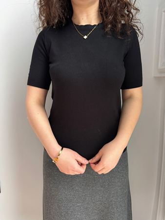 Siyah Bisiklet Yaka Arkası Düğmeli Kısa Kol Triko