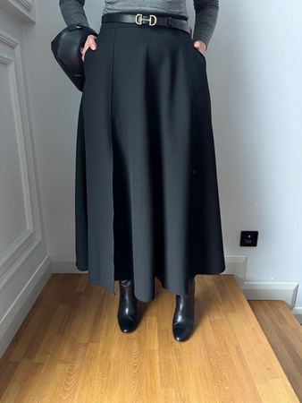 Siyah Yırtmaçlı Cepli Çan Etek