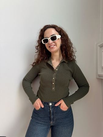 Haki Dik Yaka Çıtçıtlı Triko Kazak