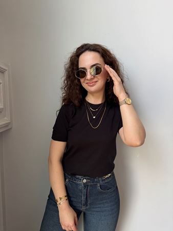 MD Siyah Bisiklet Yaka Yumuşak Doku Triko