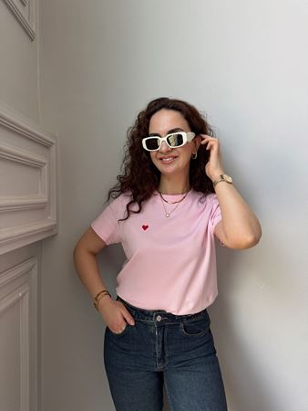 Pembe Bisiklet Yaka Kalp Nakışlı Pamuklu T-Shirt