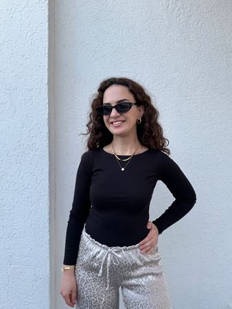 Siyah Kayık Yaka Uzun Kollu Body