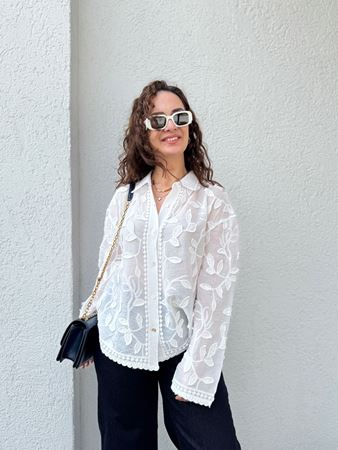 Beyaz Yaprak Desenli Fisto Gömlek