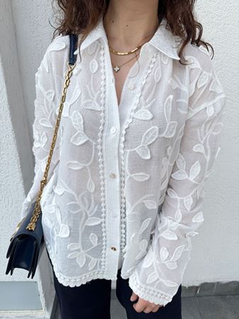 Beyaz Yaprak Desenli Fisto Gömlek