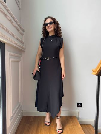 Siyah Vatkalı Kendinden Kemerli Asimetrik Kesim Elbise