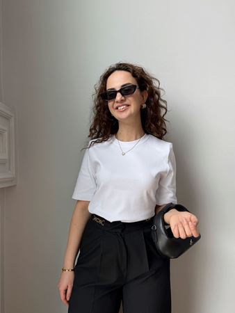 Beyaz Bisiklet Yaka Vatkalı Premium Basic T-Shirt