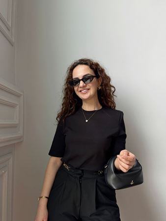 Siyah Bisiklet Yaka Vatkalı Premium Basic T-Shirt