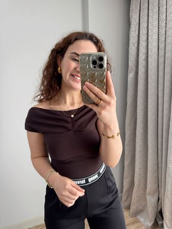 Kahverengi Önü Büzgülü Body