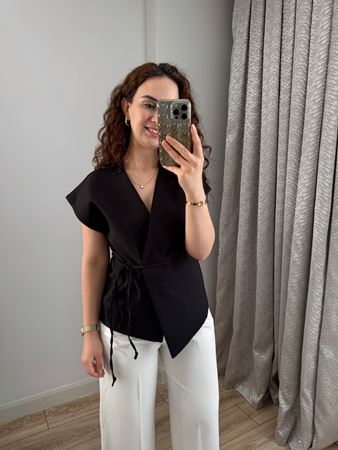 Siyah Düşük Kol Bağlama Detay Atlas Yelek