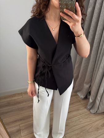 Siyah Düşük Kol Bağlama Detay Atlas Yelek