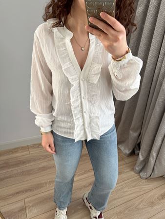 Ekru Fırfırlı Kendinden Dokulu Gömlek