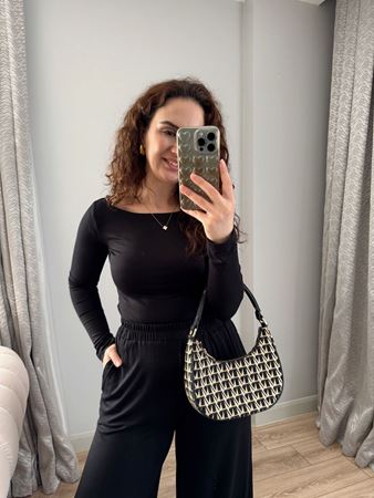 Siyah Kayık Yaka Uzun Kol Bluz Rahat Kesim Pantolon Takım