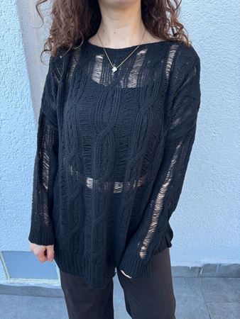 Siyah Ajurlu Asimetrik Kesim Triko