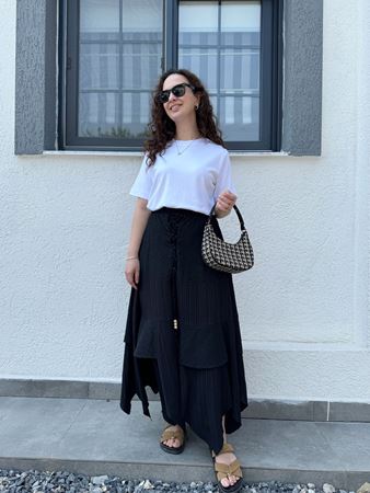 Siyah Fisto ve Parça Detaylı Etek