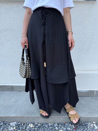 Siyah Fisto ve Parça Detaylı Etek