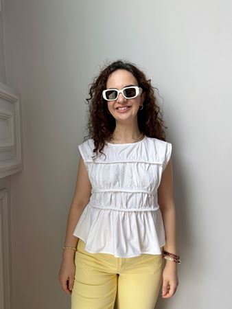 Beyaz Volanlı Bluz
