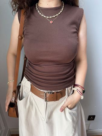 Kahverengi Yanları Büzgülü Sıfır Kol Body